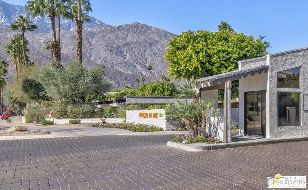 1150 E Palm Canyon Drive 39, Palm Springs, California 92264 home-pic-0